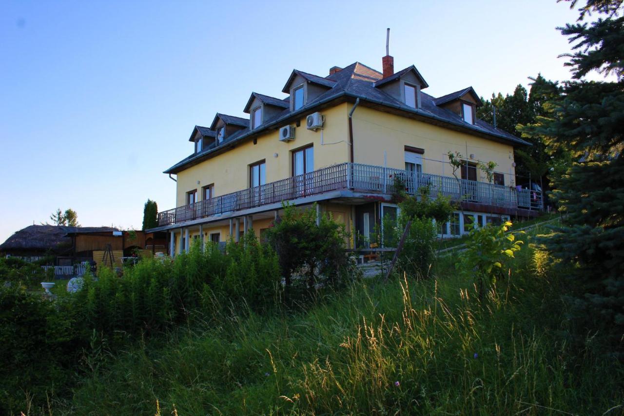 Marikalak Appartement Keszthely Buitenkant foto